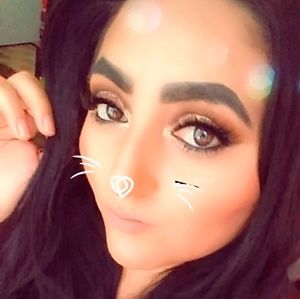 Meet your Posher, Brenda